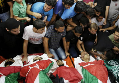 الغارات الإسرائيلية على غزة تدخل يومها الثامن عشر.